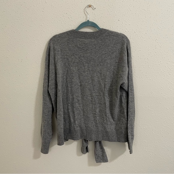 Frame Grey Front Knot Wool and Cashmere Sweater - Picture 6 of 10